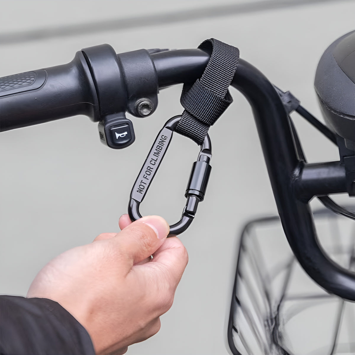 Gancho frontal universal para moto (1 unidad)