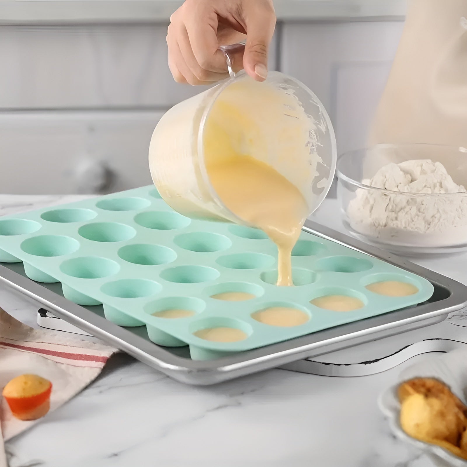 Bandeja de silicona para cupcakes – Vista adicional – Disponible en NQLN Store Venezuela