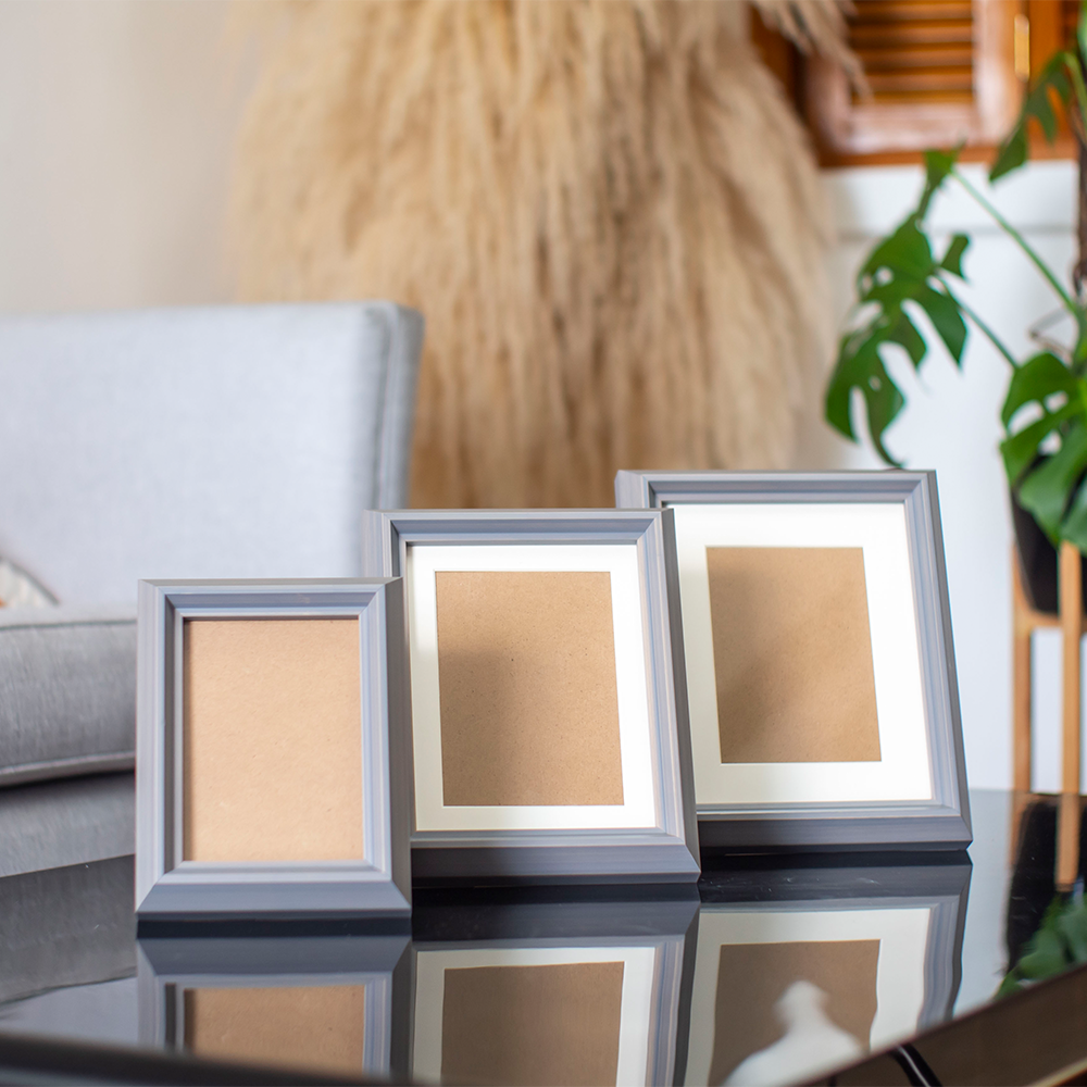 Elegantes Portarretratos de Madera – Vista de cerca del producto – NQLN Store