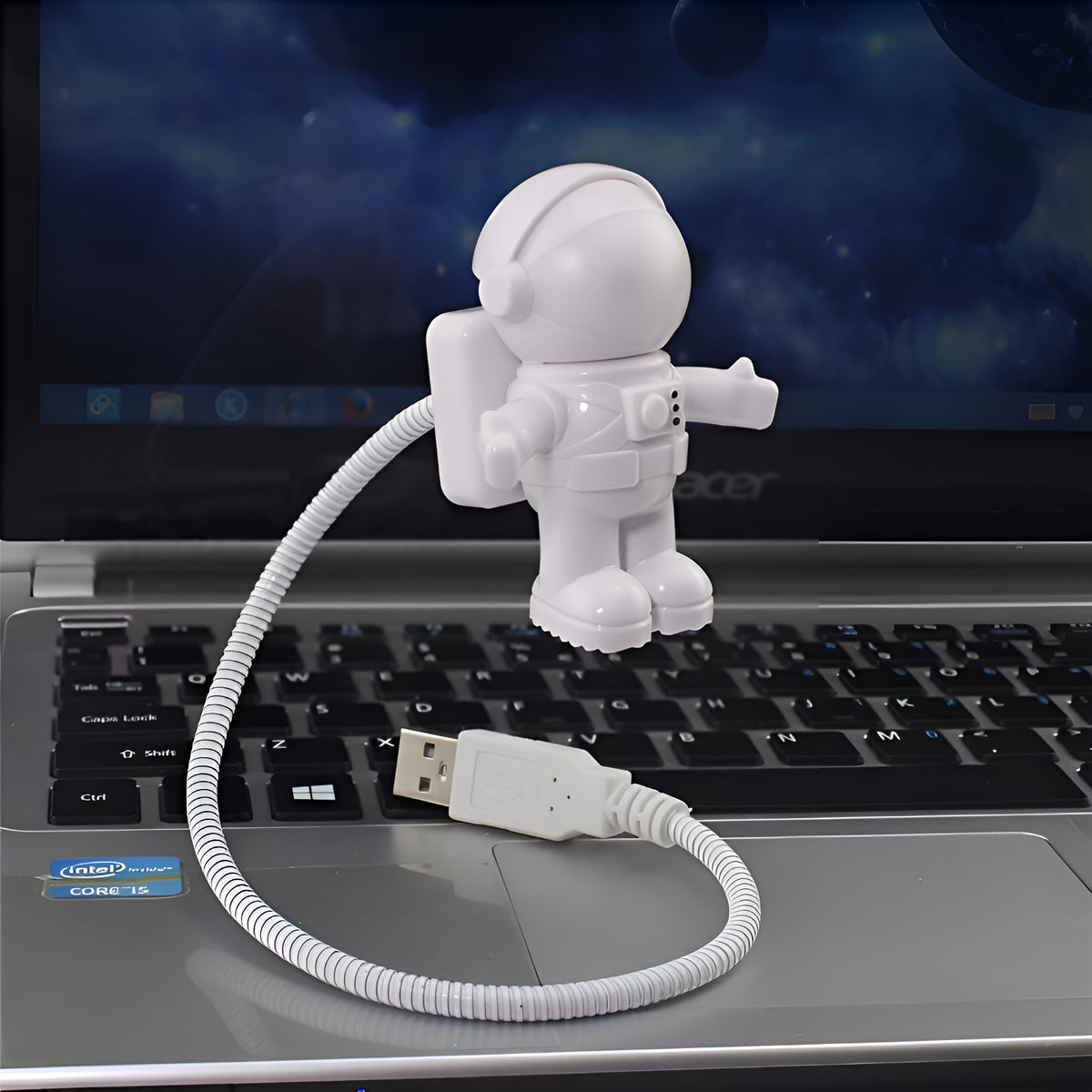 Lampara de escritorio de lectura con forma de astronauta usb – Tienda online NQLN Store Venezuela