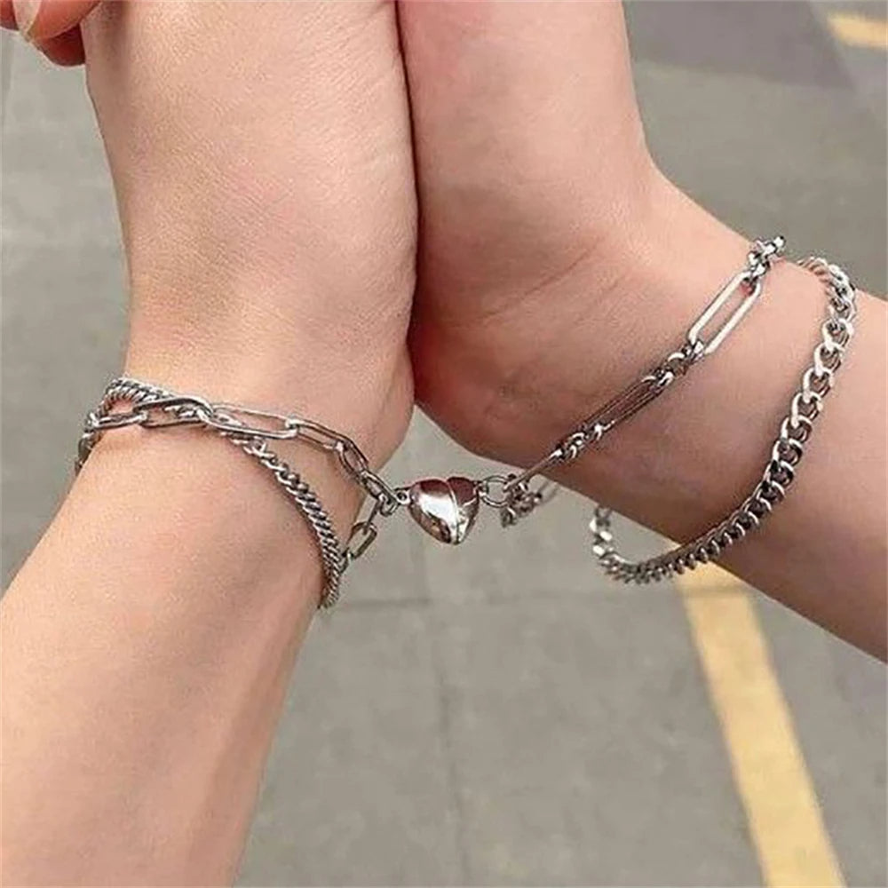Pulseras con imán (2 unidades) – Al mejor precio en NQLN Store Caracas y Margarita