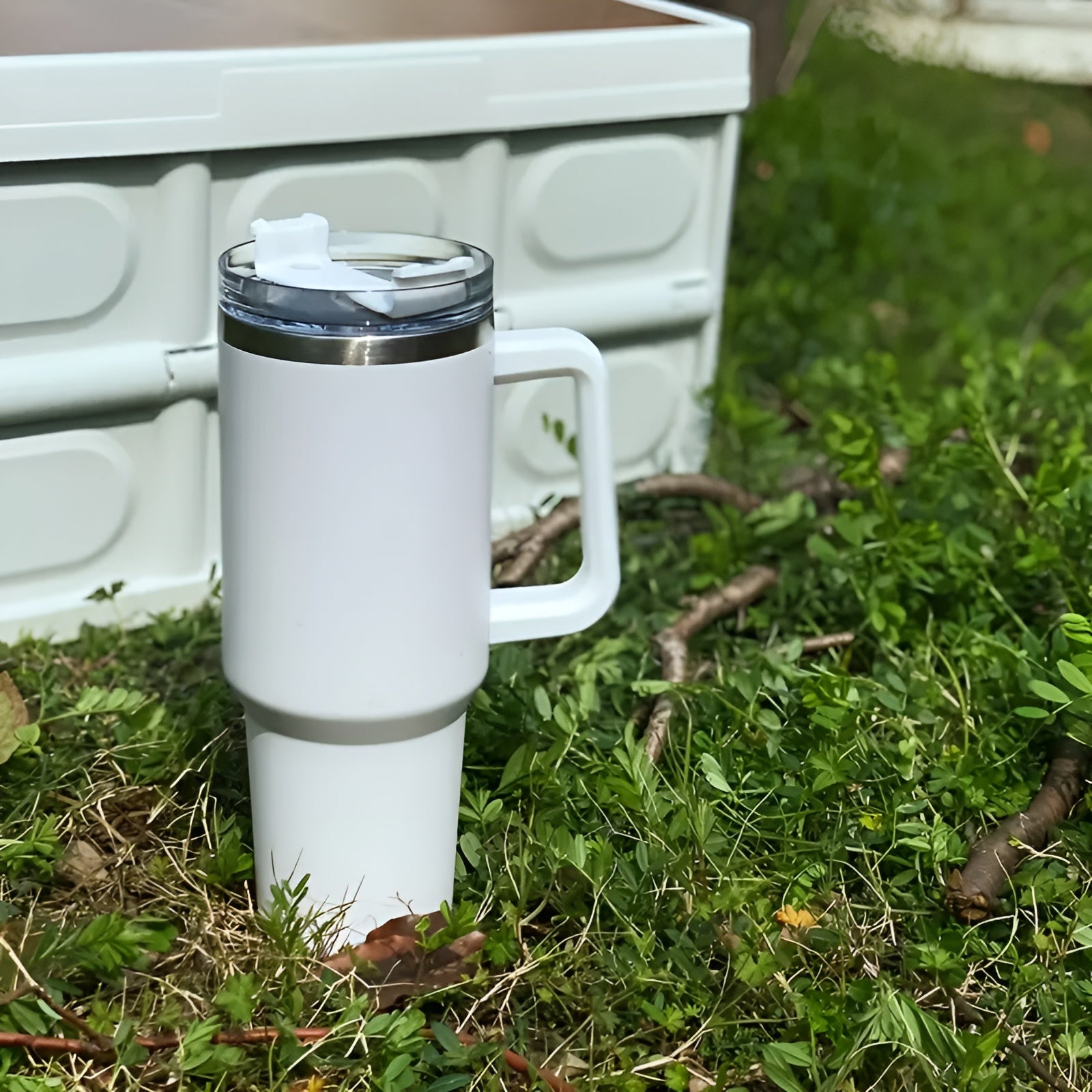 Termo de acero inoxidable – Vista de cerca del producto – NQLN Store