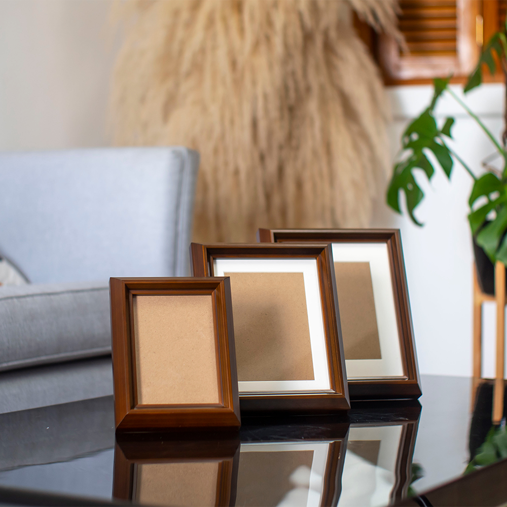 Elegantes Portarretratos de Madera – Detalle y presentación – NQLN Store Venezuela