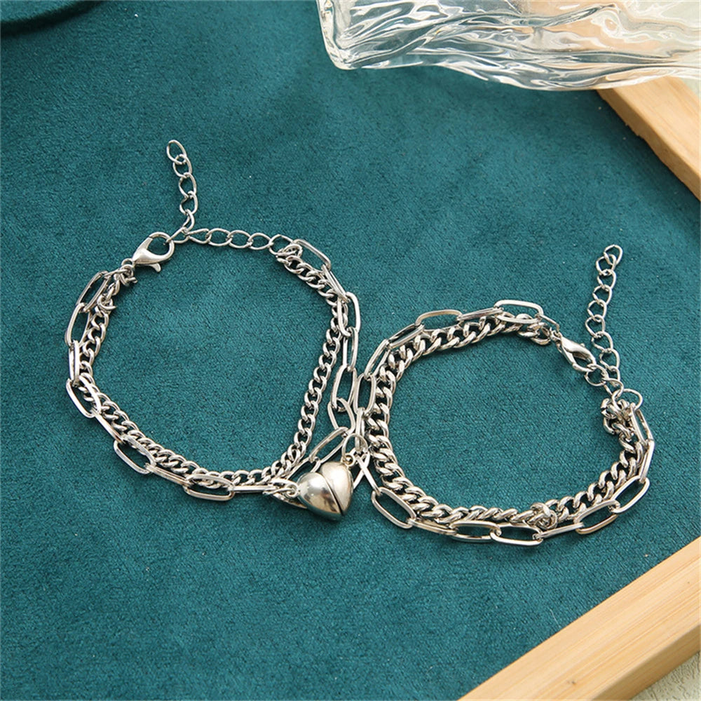 Pulseras con imán (2 unidades) – Vista adicional – Disponible en NQLN Store Venezuela