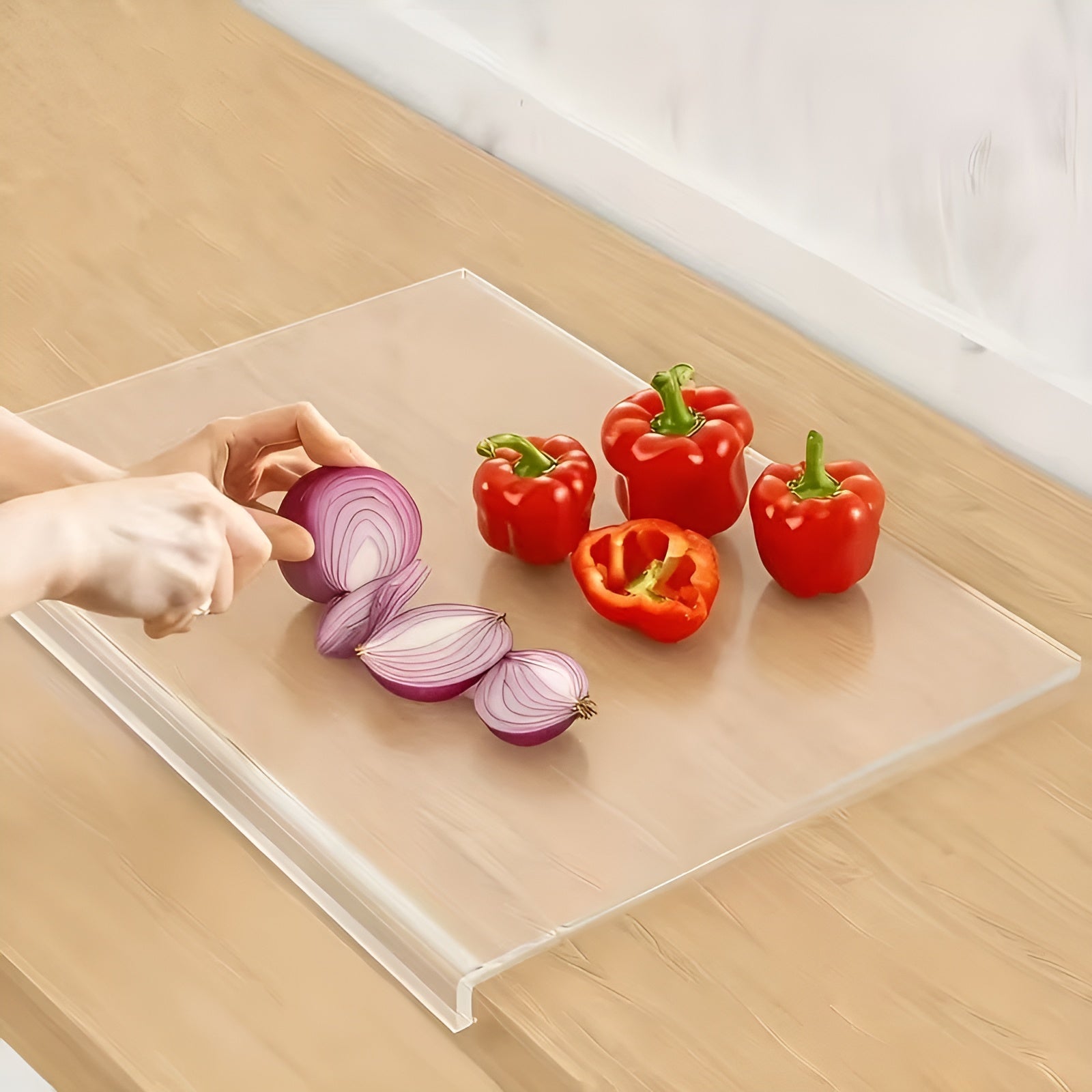 Tabla acrílica  transparente de cortar para encimera de cocina – Vista de cerca del producto – NQLN Store