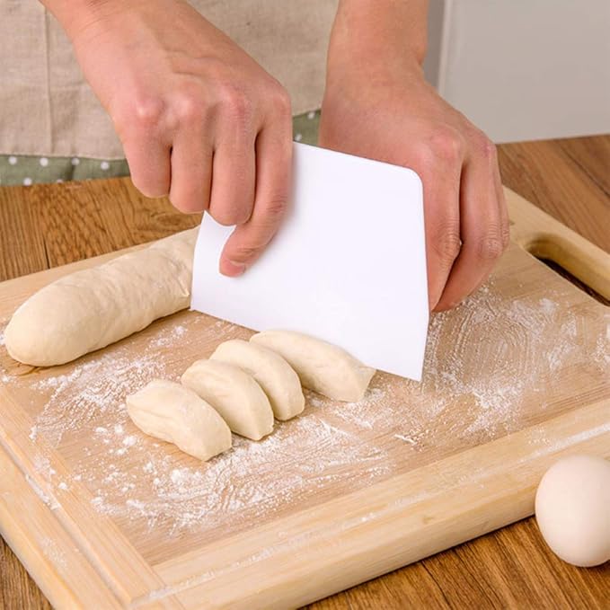 Raspador de masa de plástico – Disponible en NQLN Store con envío gratis desde $20