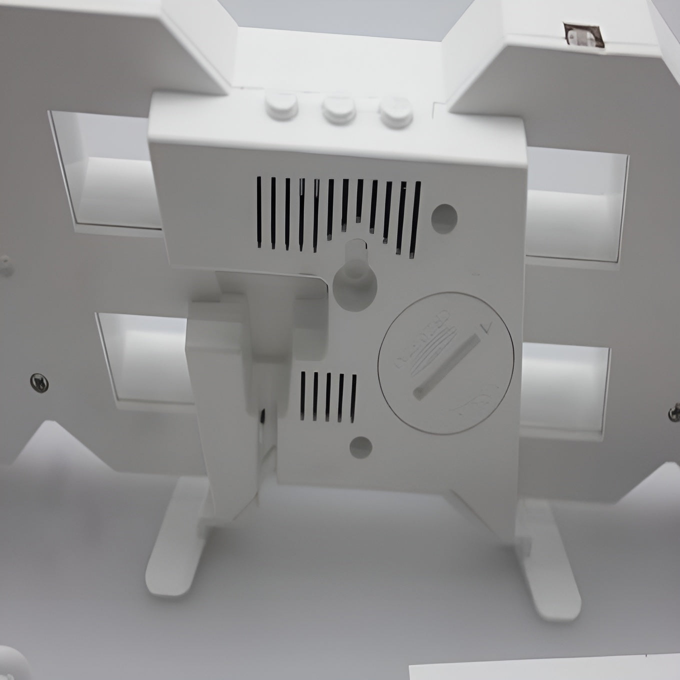 Reloj Digital 3D con alarma color blanco – Comprar al mejor precio en NQLN Store Venezuela