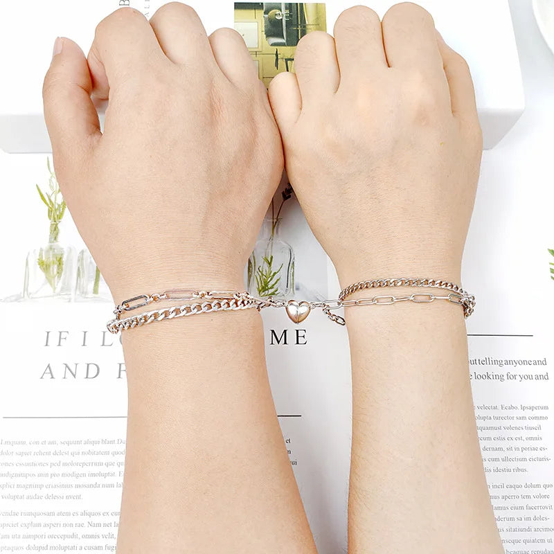 Pulseras con imán (2 unidades) – NQLN Store Venezuela, tienda online con envío a todo el país