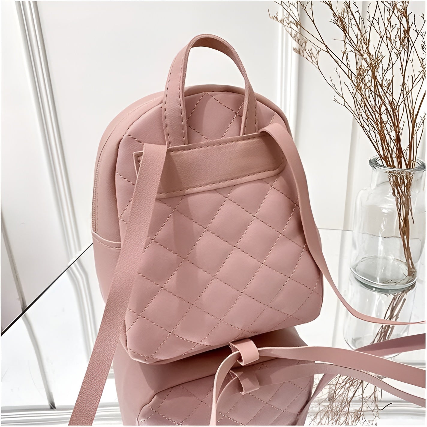 Bolso pequeño impermeable – Vista de cerca del producto – NQLN Store