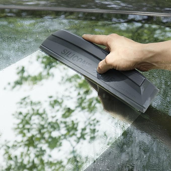 Limpiador de agua de silicona para carro – Vista de cerca del producto – NQLN Store
