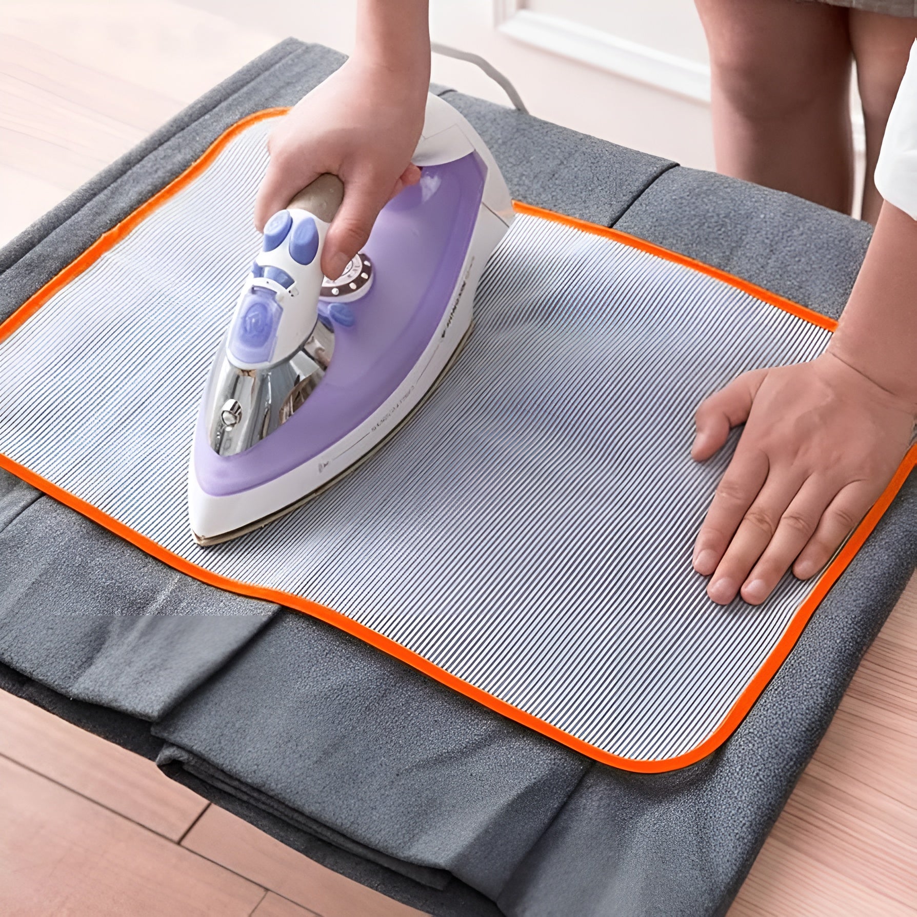 Protector de malla para planchar ropa – Vista de cerca del producto – NQLN Store