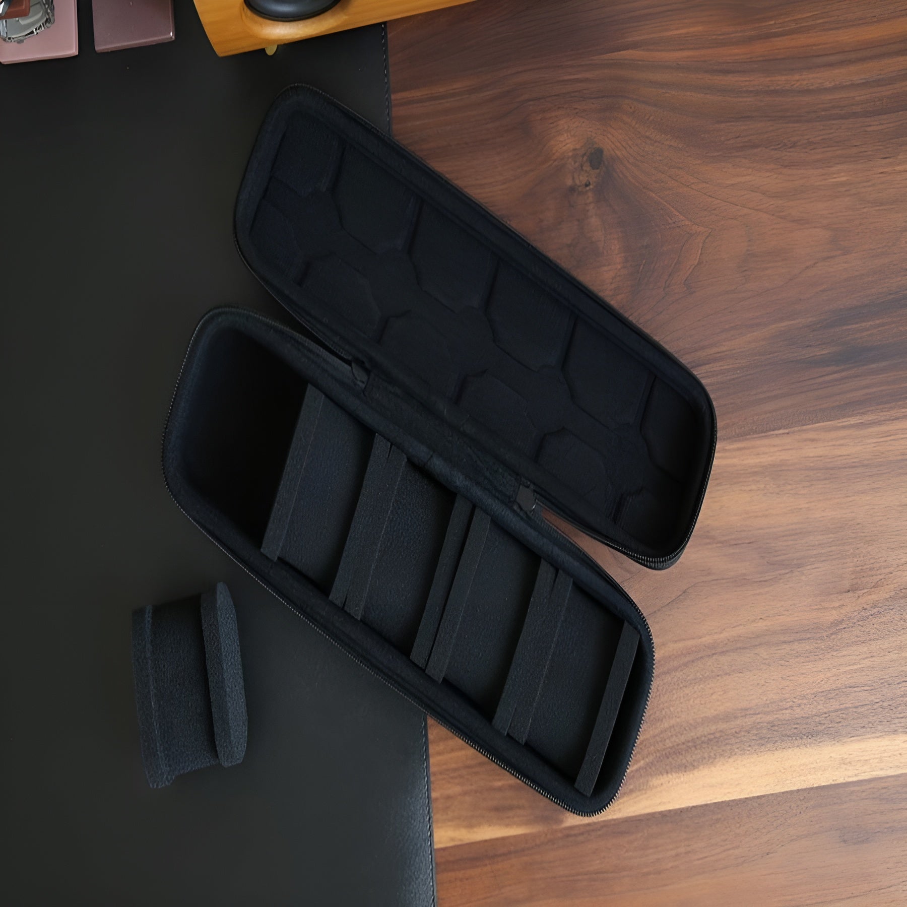 Caja organizadora para relojes – Vista adicional – Disponible en NQLN Store Venezuela
