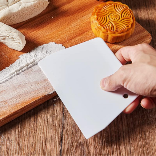Raspador de masa de plástico – Tienda online NQLN Store Venezuela