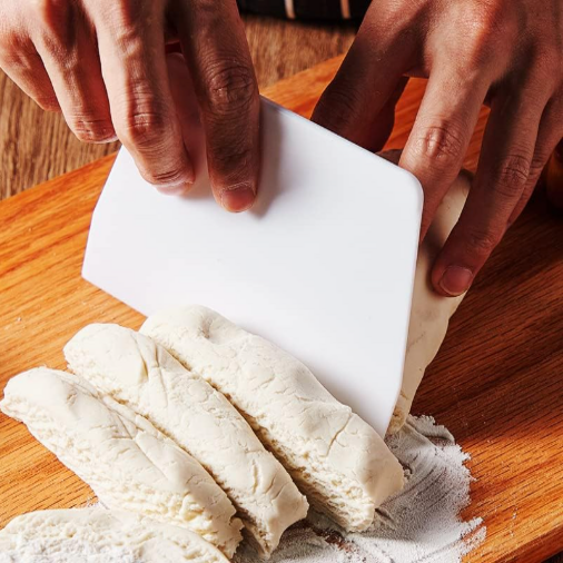 Raspador de masa de plástico – Vista de cerca del producto – NQLN Store