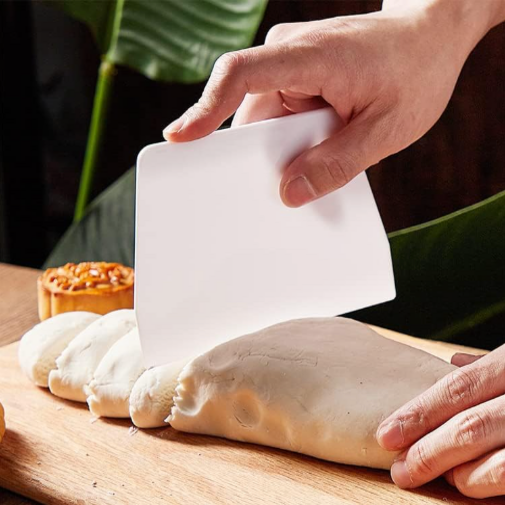 Raspador de masa de plástico – Tienda online NQLN Store Venezuela