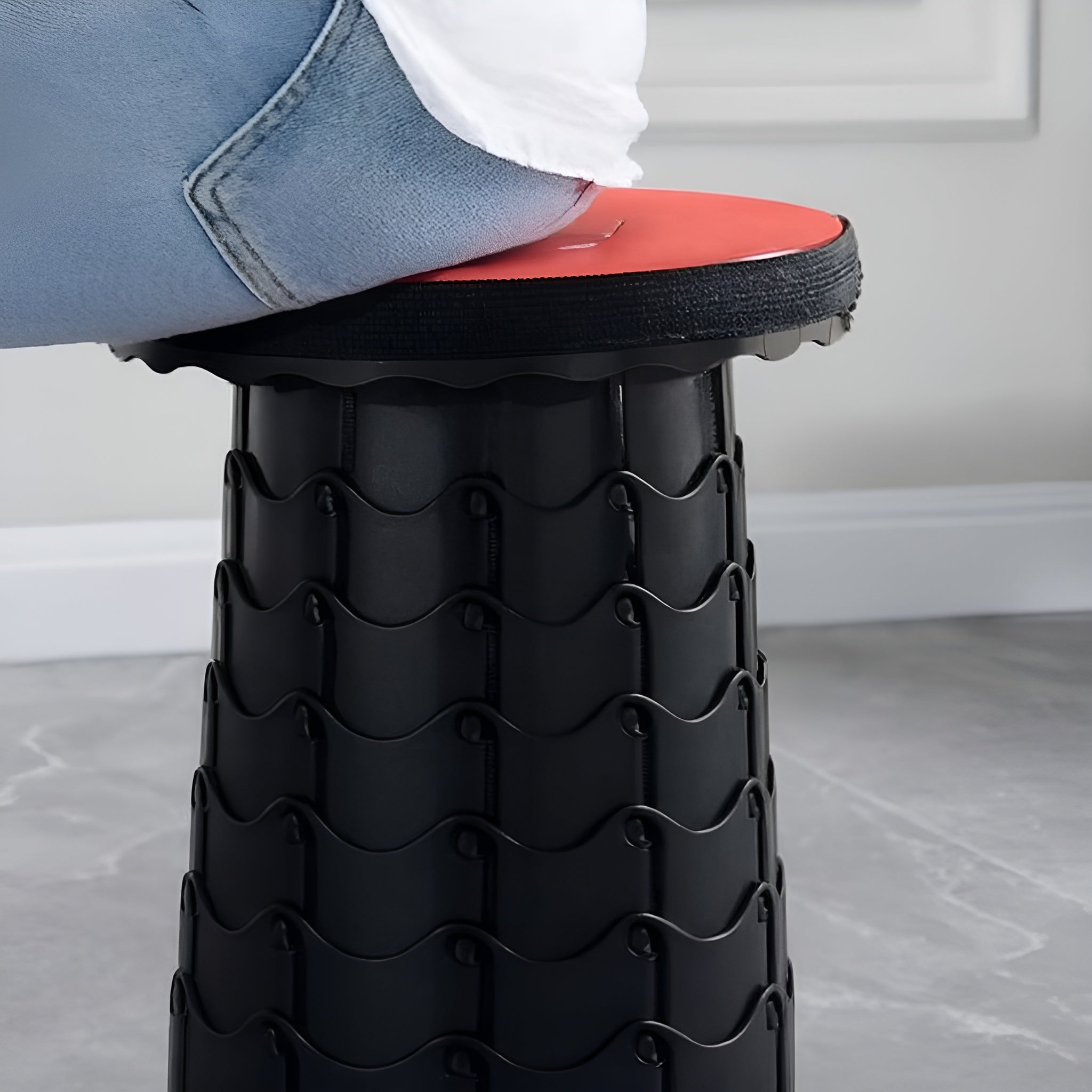Taburete plegable flexible y portátil en forma de disco – Tienda online NQLN Store Venezuela