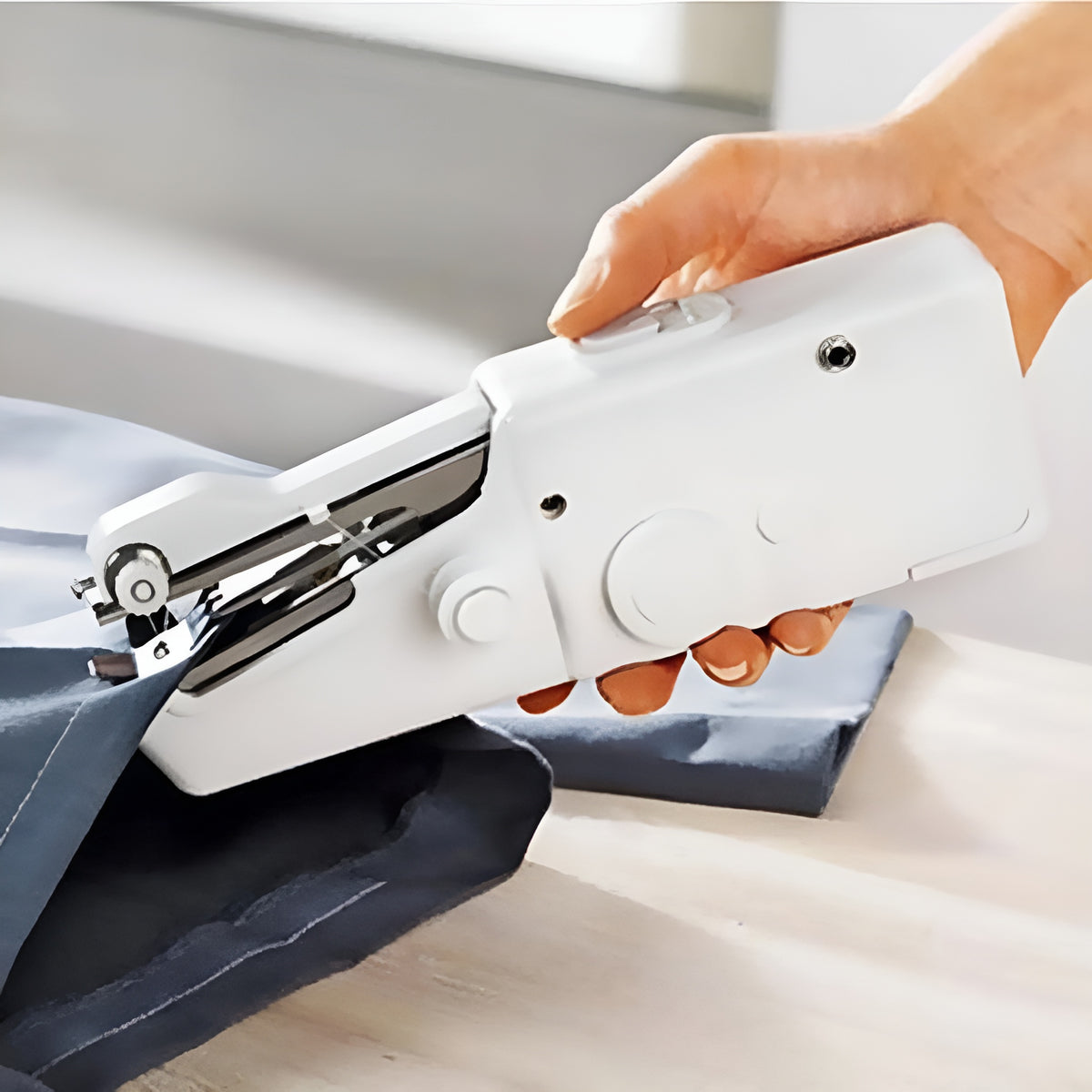 Mini maquina de coser portátil – Presentación del producto – Comprar en NQLN Store