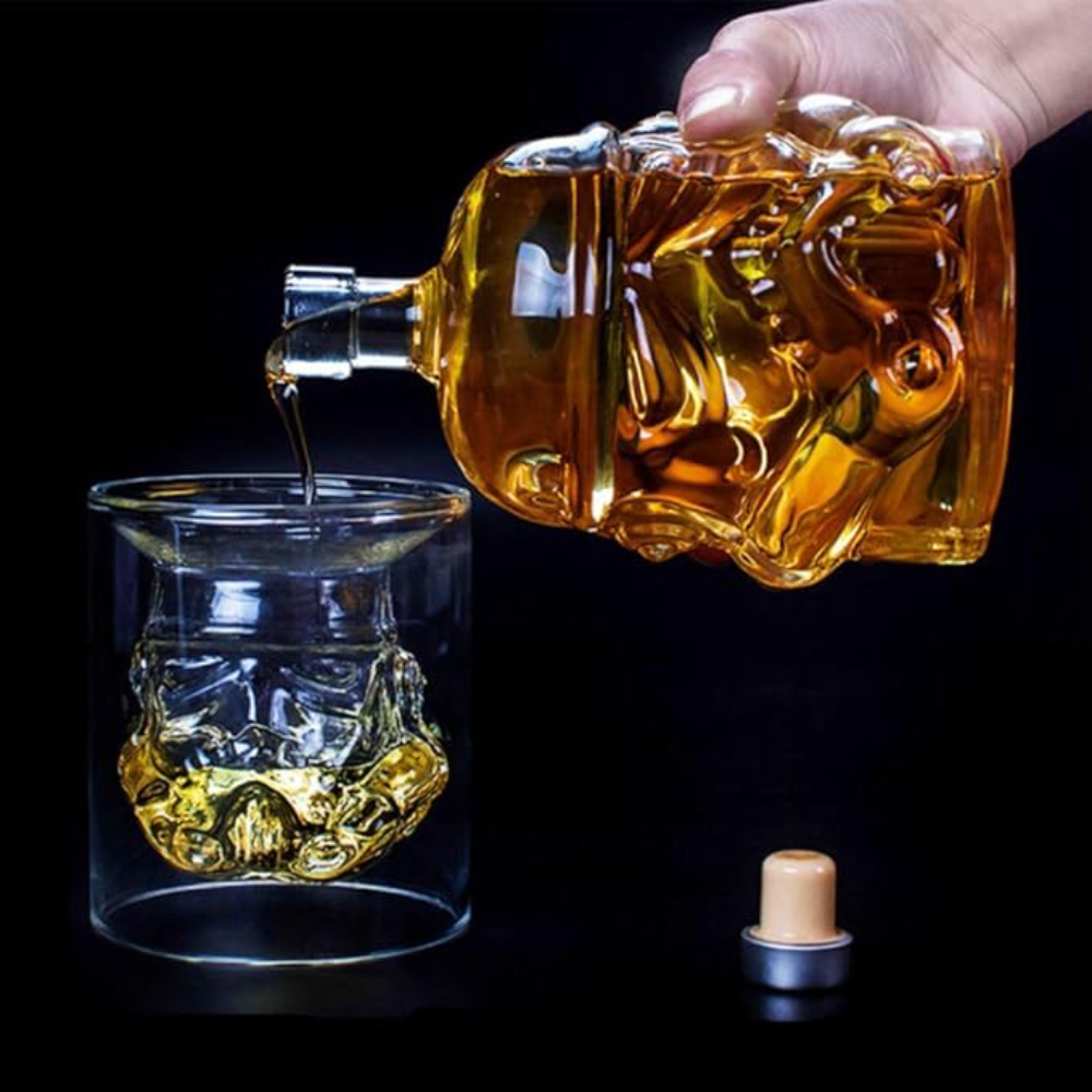 Botella decantadora de whisky de stormtrooper – Vista detalle del producto – NQLN Store