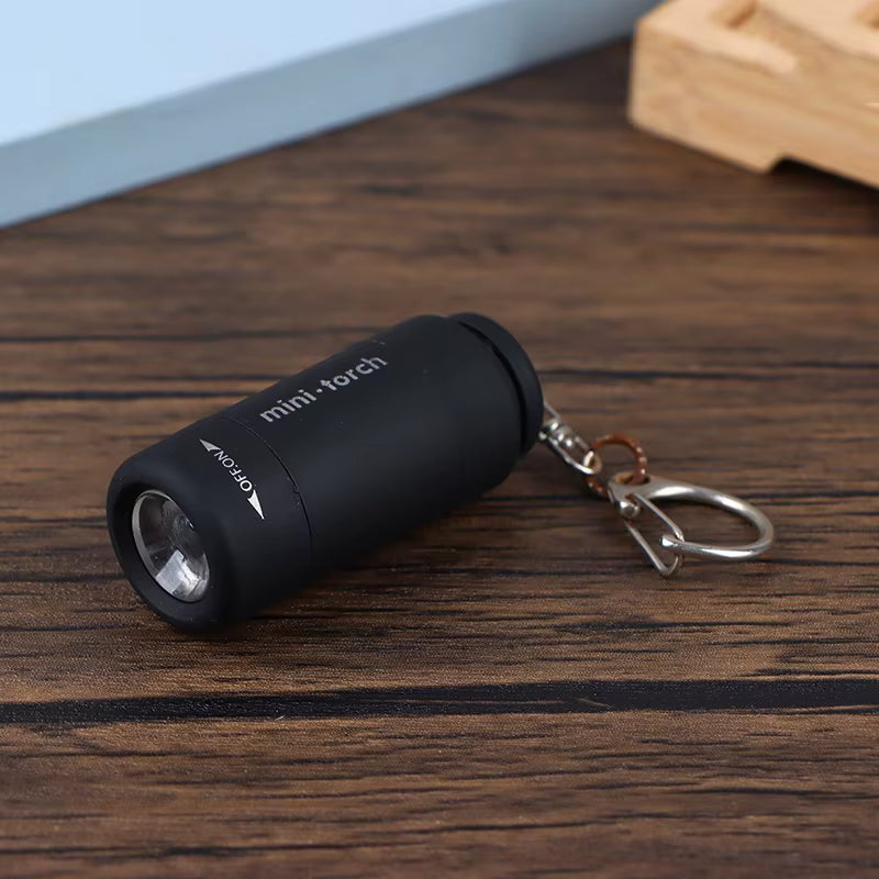 Mini linterna LED recargable tipo llavero – Al mejor precio en NQLN Store Caracas y Margarita