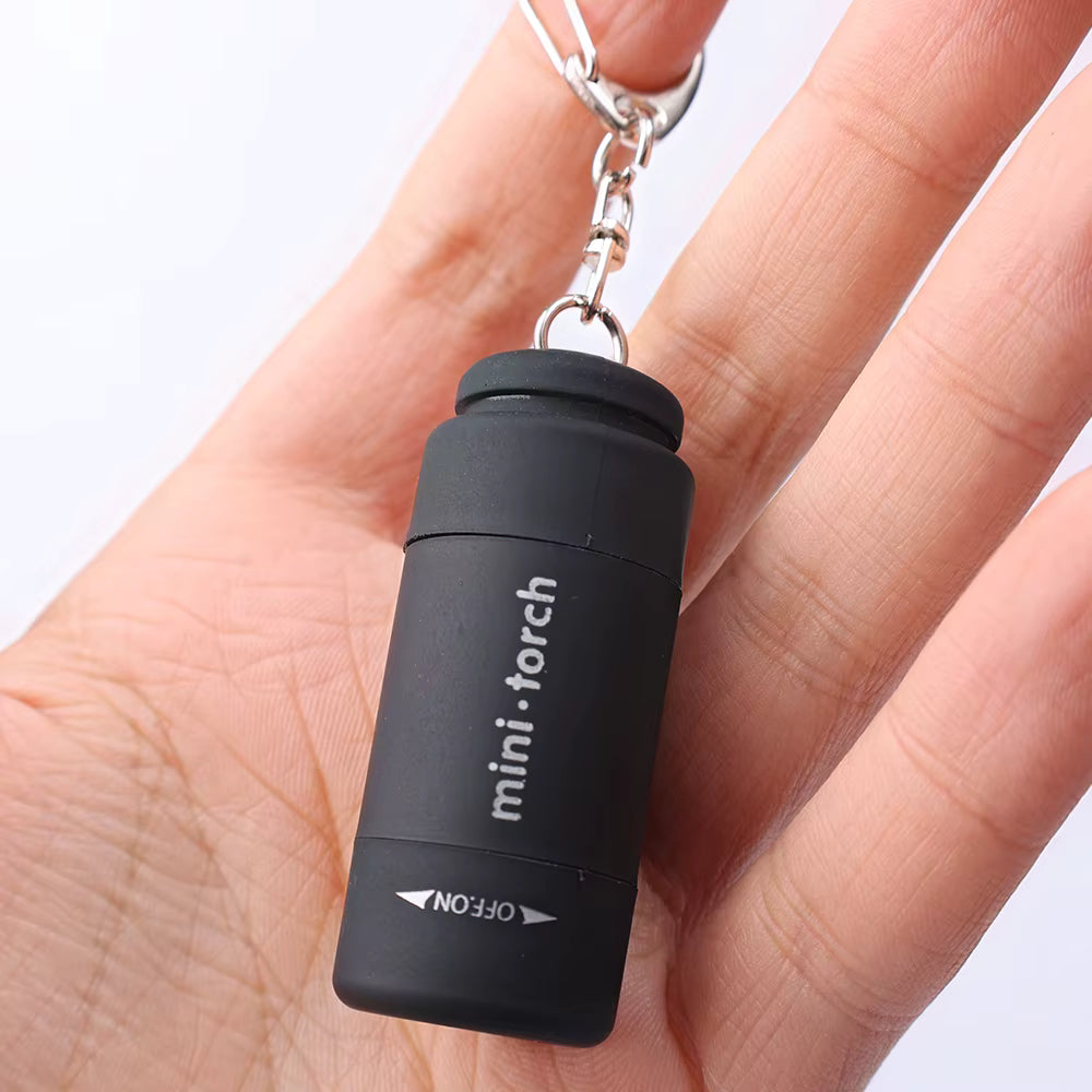Mini linterna LED recargable tipo llavero – Envío a toda Venezuela – NQLN Store