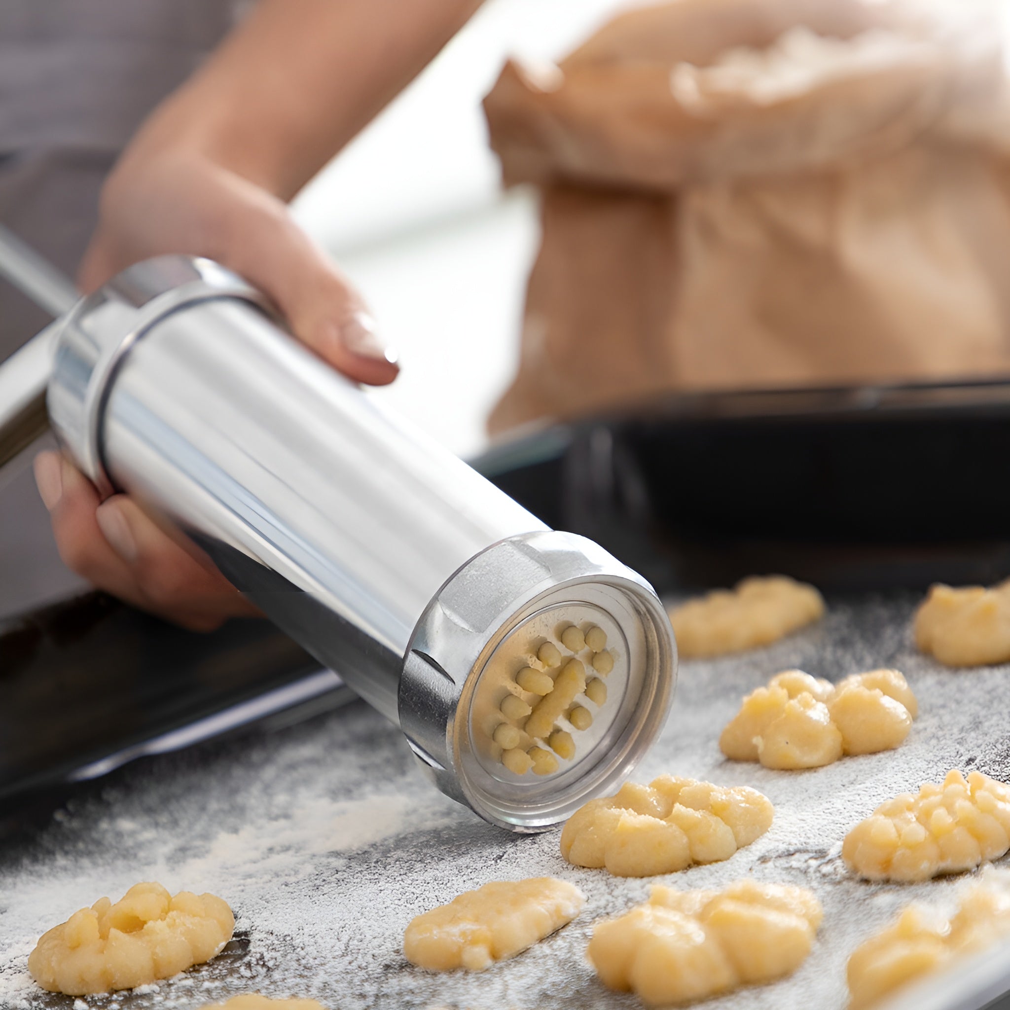 Pistola de prensa para hacer galletas – Vista de cerca del producto – NQLN Store