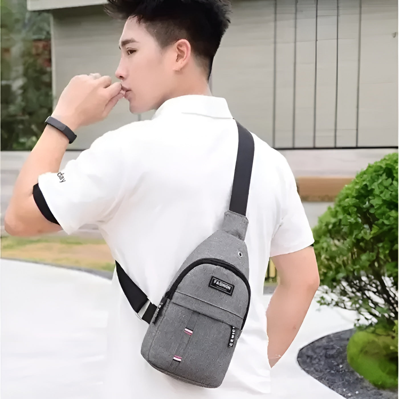 Bolso de Pecho Compacto y Resistente – Comprar al mejor precio en NQLN Store Venezuela