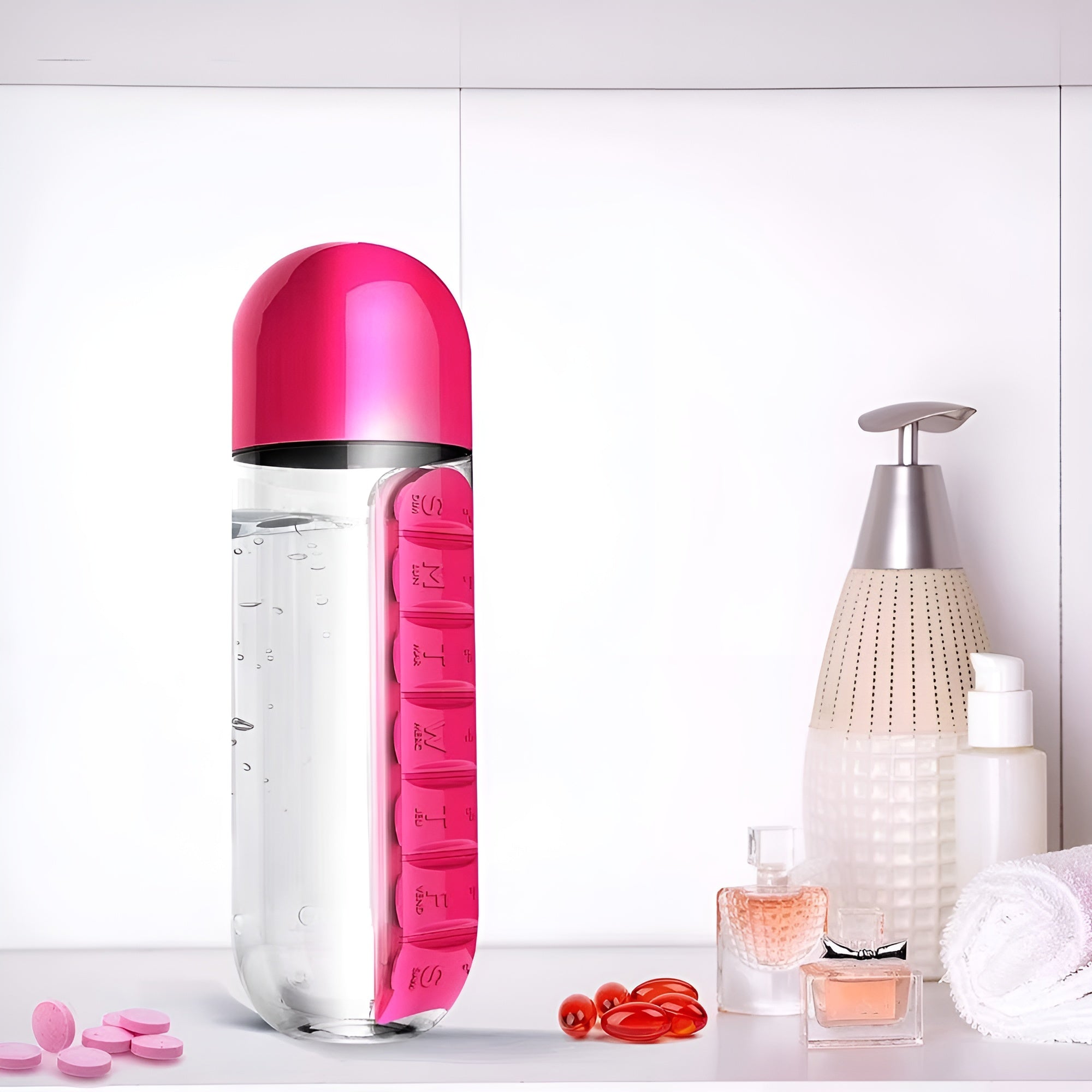 Botella de agua de 600 ml con Pastillero – Comprar al mejor precio en NQLN Store Venezuela