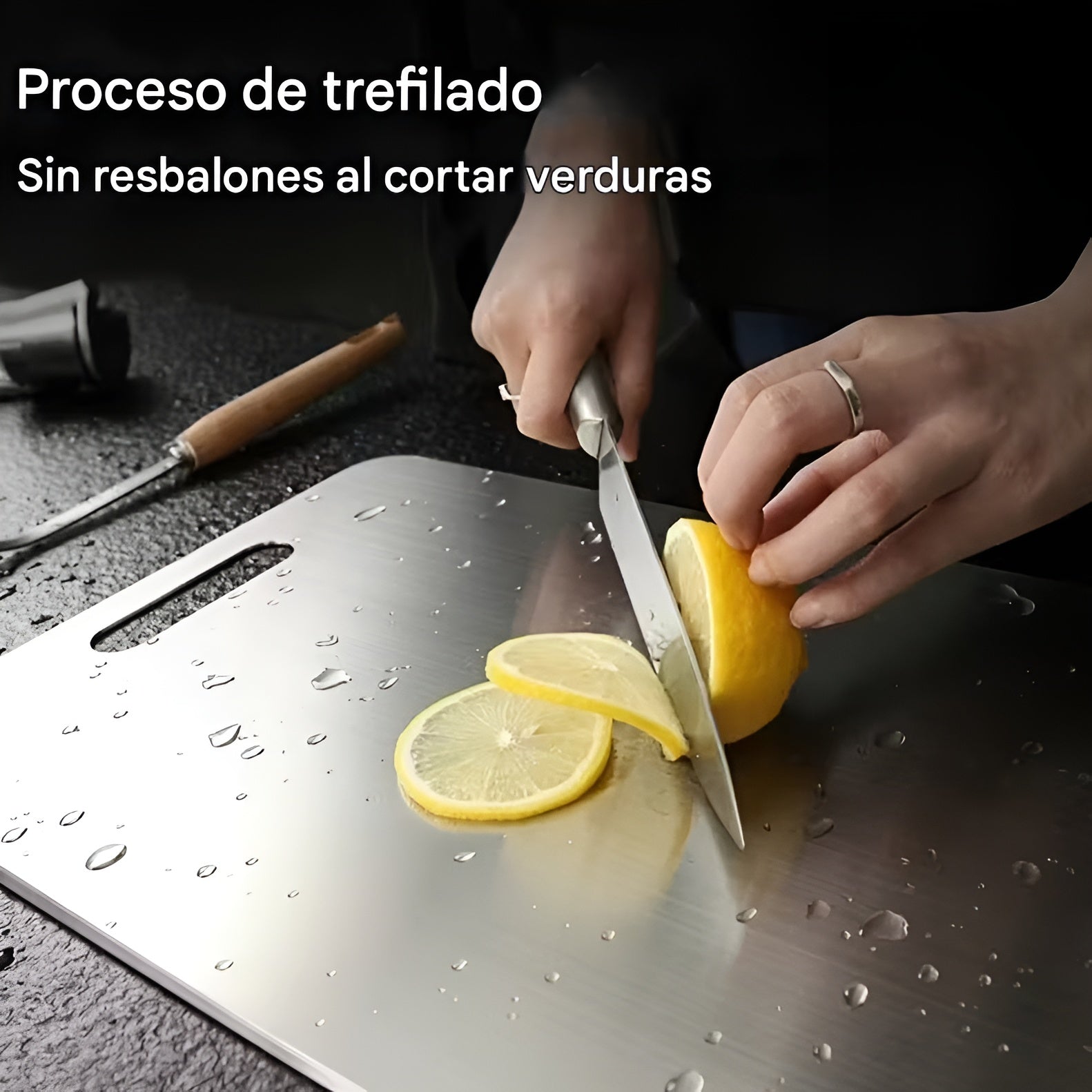 Tabla de cortar de acero inoxidable – Vista adicional – Disponible en NQLN Store Venezuela