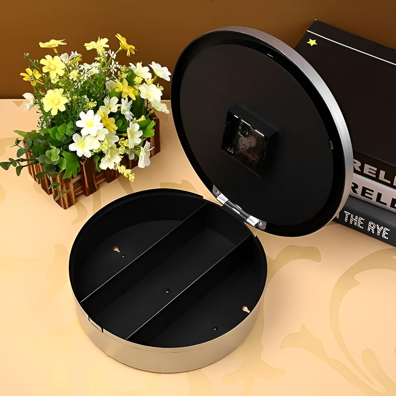 Caja fuerte de pared en forma de reloj – Detalle de calidad y acabado – NQLN Store