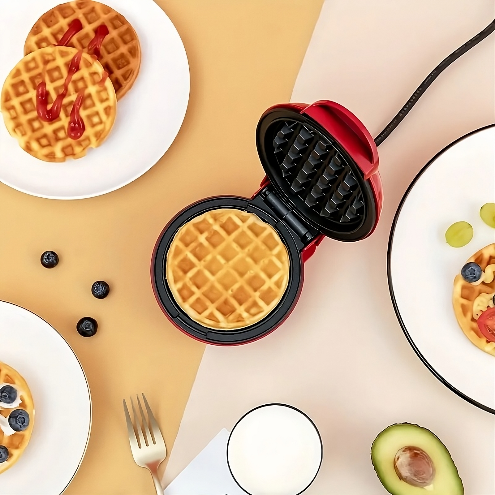 Mini maquina para hacer waffles – Vista de cerca del producto – NQLN Store