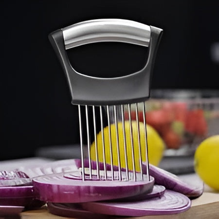 Soporte acero inoxidable para rebanar cebollas para cocina – Vista de cerca del producto – NQLN Store
