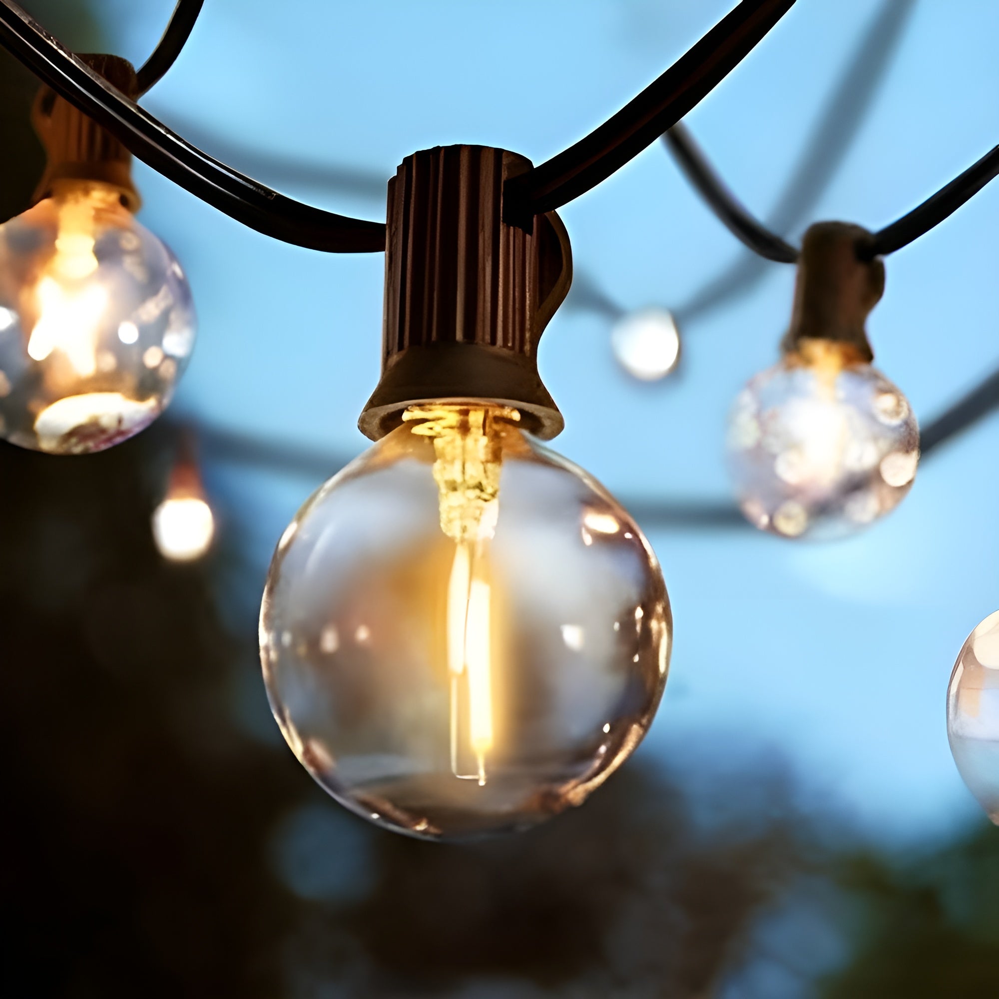 Luces para exteriores de 10 metros con 25 Bombillos para patio – Vista de cerca del producto – NQLN Store