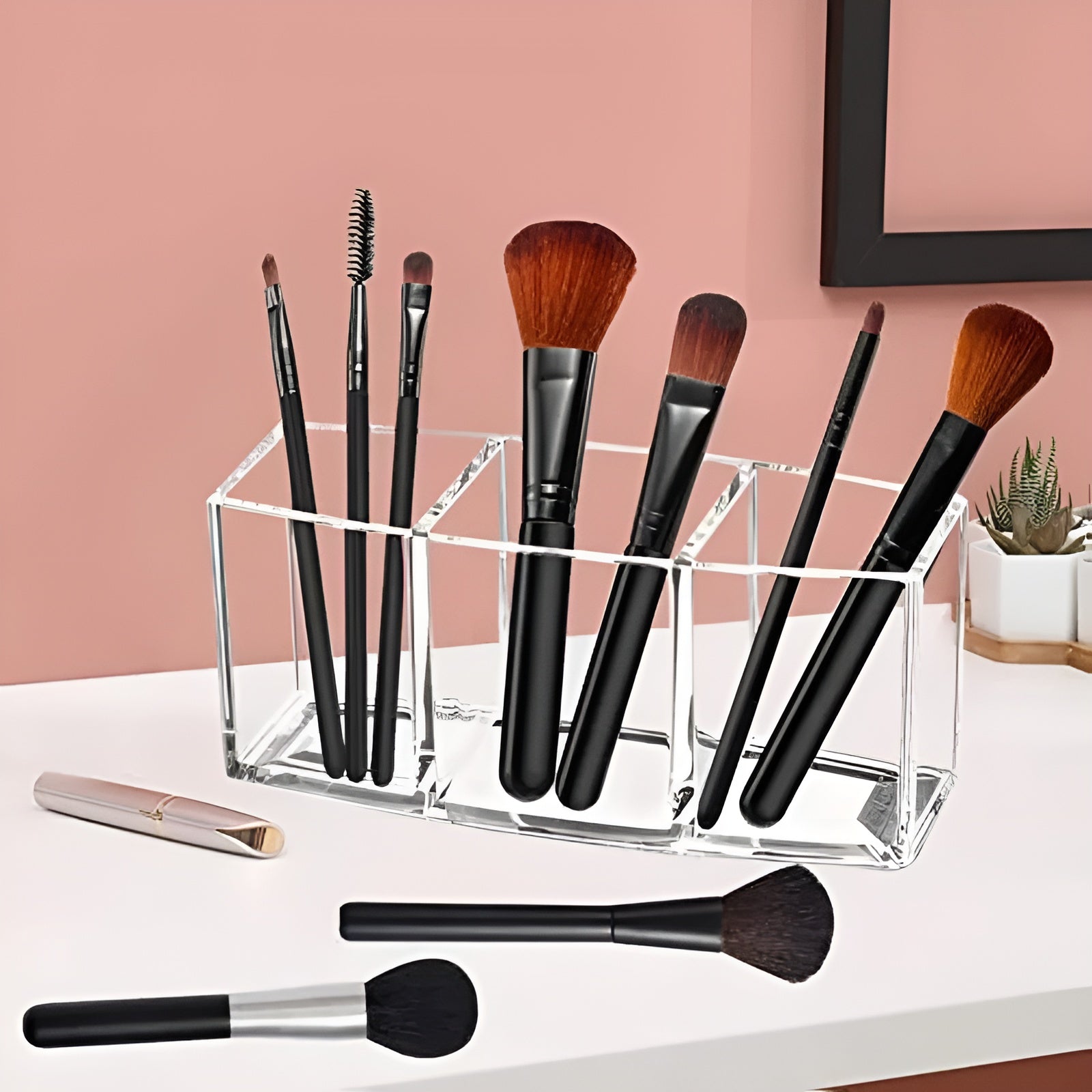 Organizador de maquillaje de 3 secciones – Disponible en NQLN Store con envío gratis desde $20