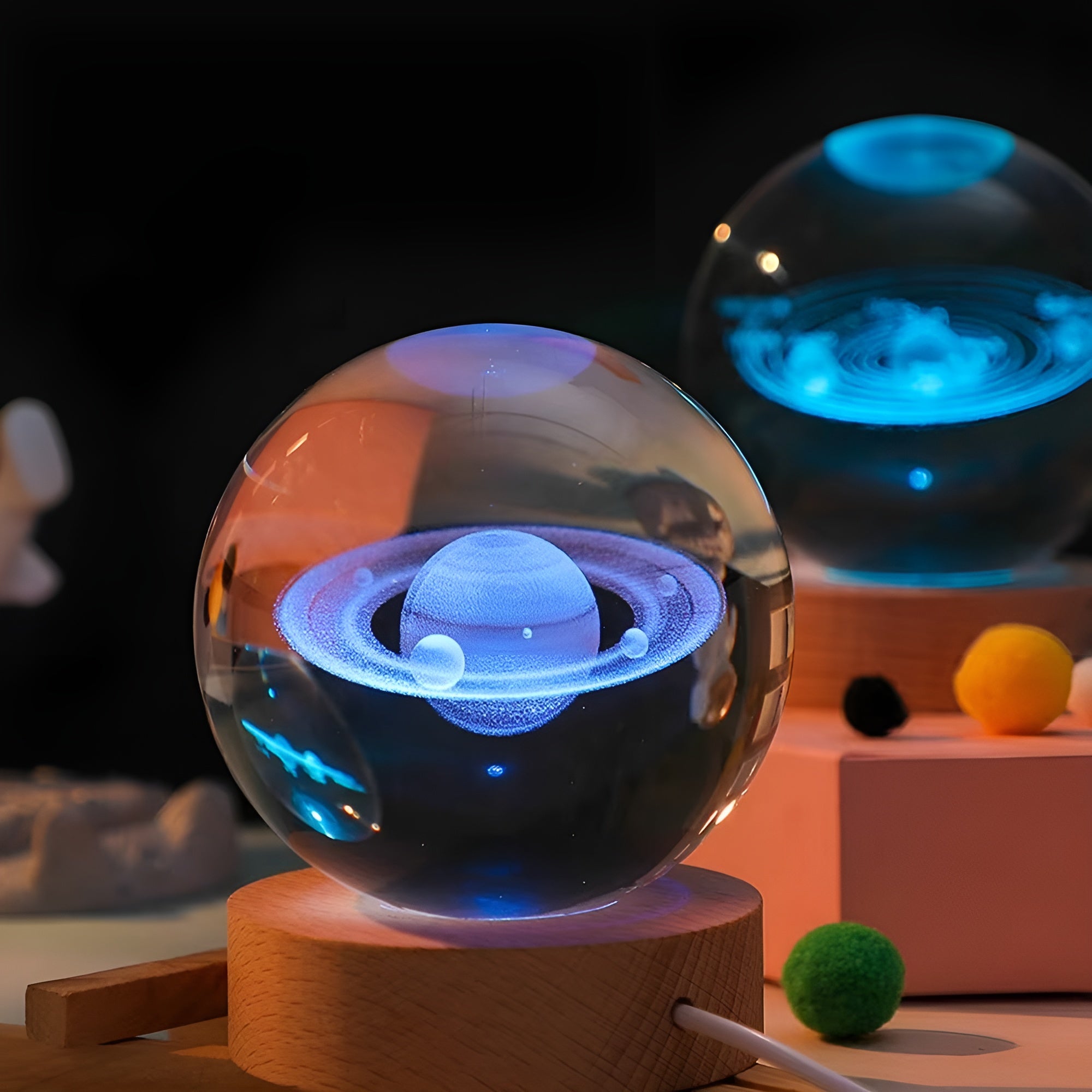 Bola de cristal de luz nocturna – Vista adicional – Disponible en NQLN Store Venezuela