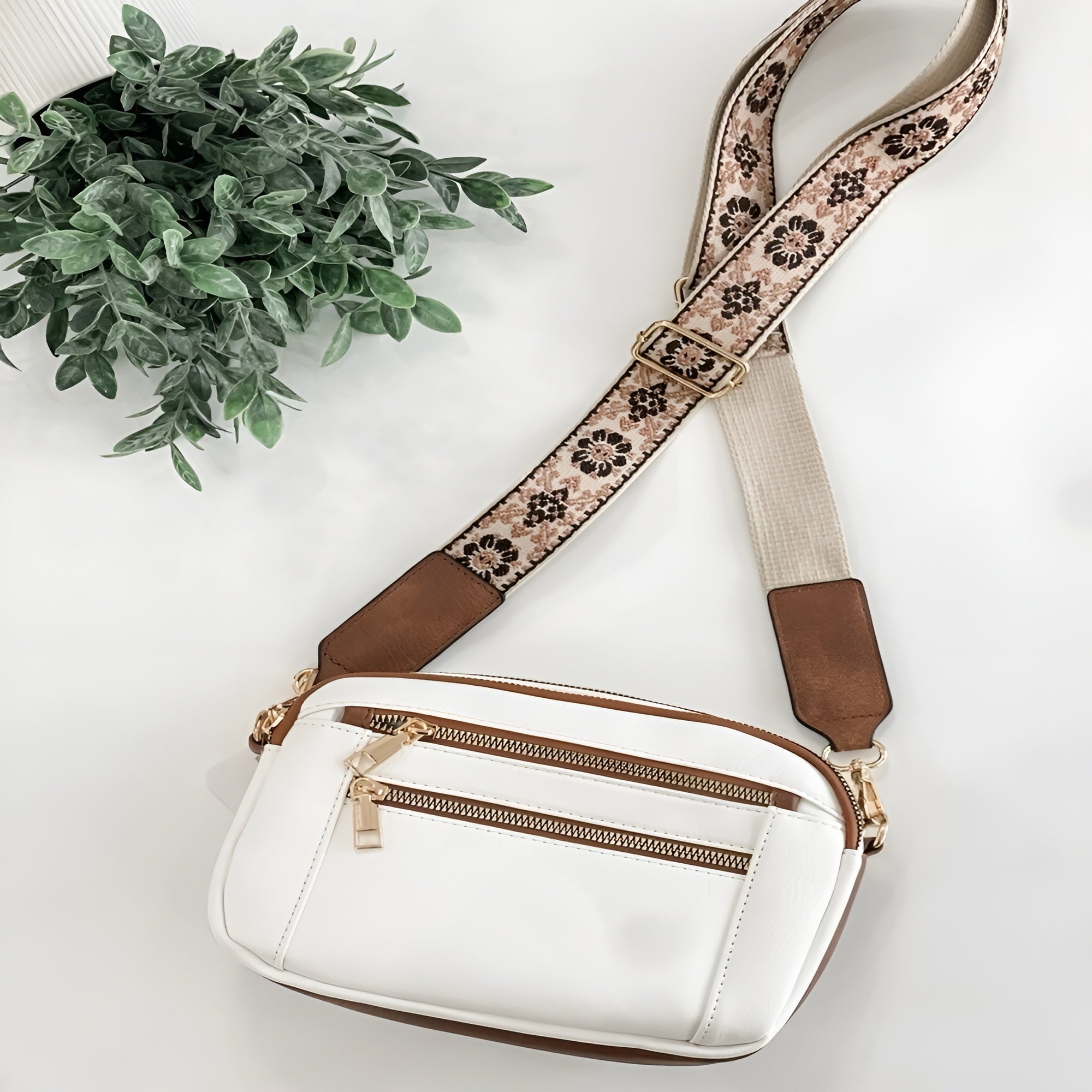 Bolsos De Cuero Para Mujer – Vista adicional – Disponible en NQLN Store Venezuela