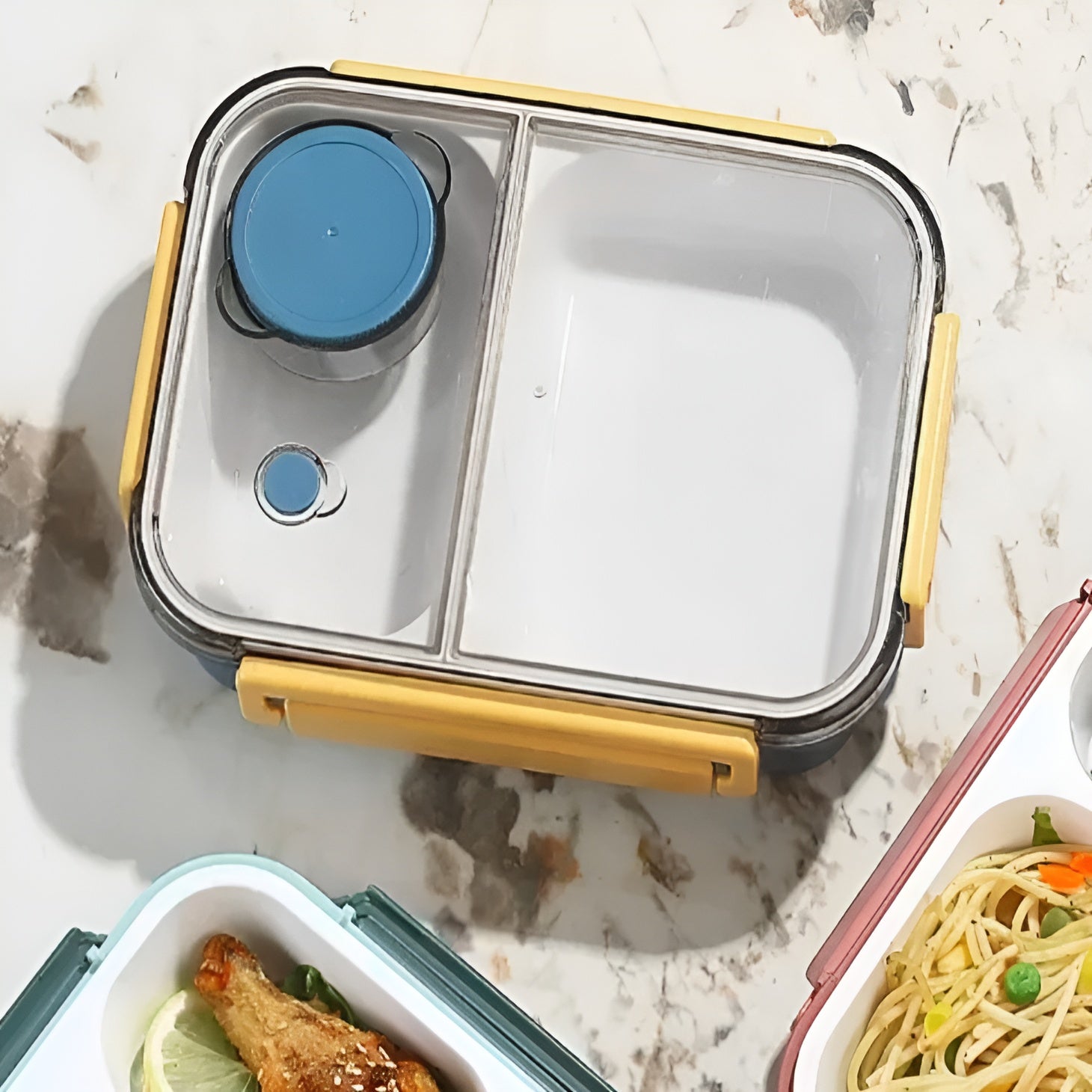 Recipiente de comida con 2 compartimentos – Vista adicional – Disponible en NQLN Store Venezuela